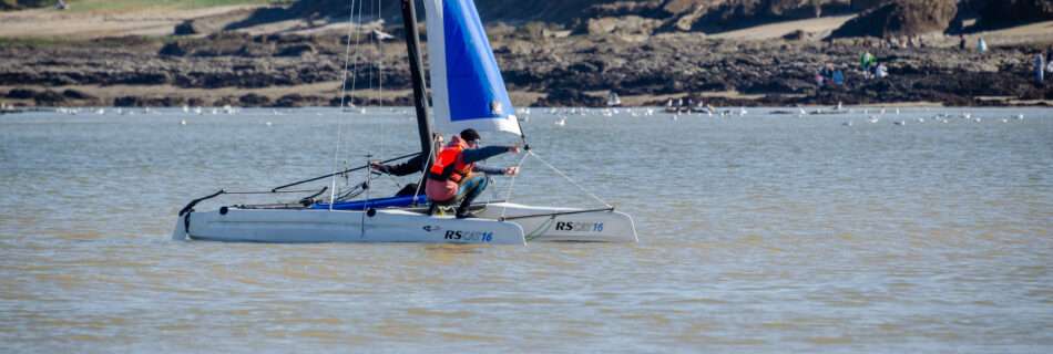photo d'un catamaran RS 16