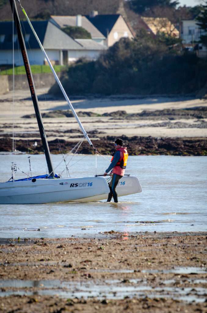 Catamaran RS 16 de retour d'une sortie
